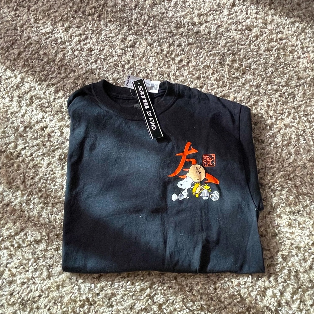 TILLYS. Peanuts Snoopy & Charlie Brown Shirt